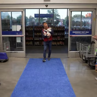 “员工”回来了！走丢两周的Lowe’s店...