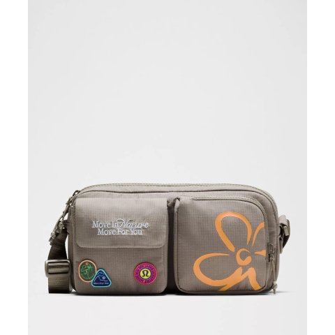 多口袋斜挎包 2.5L