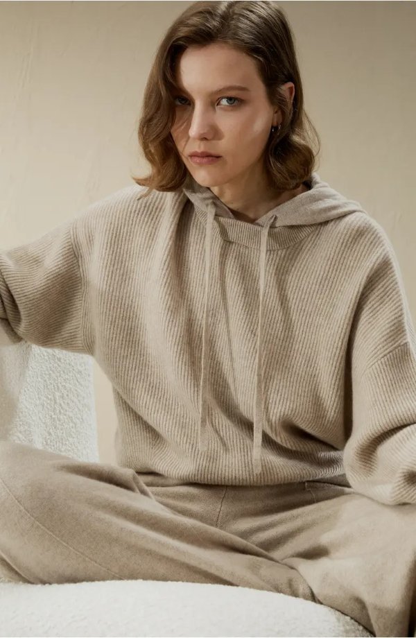 Eshe 2-in-1 Cashmere Detachable Hoodie