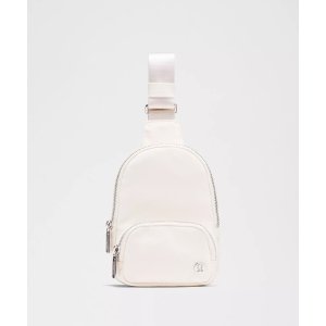 lululemon Everywhere 小号斜挎包 2L