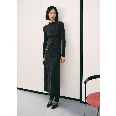 金属感细针织连衣裙