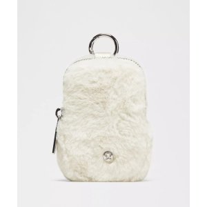 lululemon Nano Pouch 毛绒小包