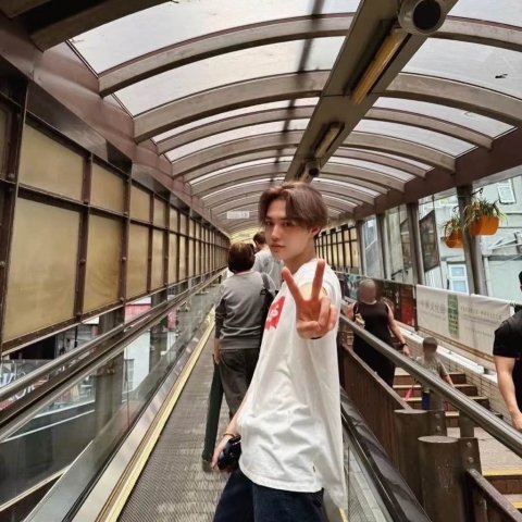 Levi s 印花T恤 金道荣同款