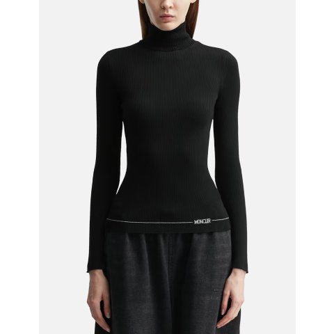 高领长袖针织衫