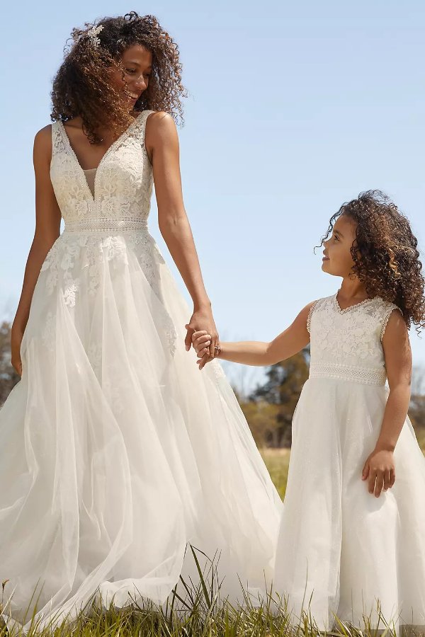 Embroidered V-Neck Wedding Dress Tulle Skirt