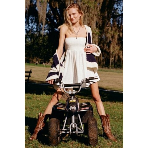 Juliana 镂空抹胸连衣裙