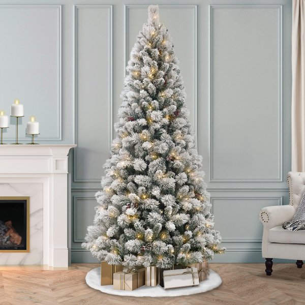 Lakewood Spruce Artificial Christmas Tree 7.5ft 300 LED Green