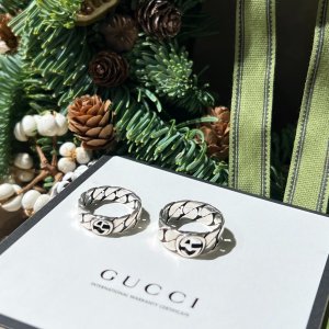Gucci 宽版G字戒指 8mm 16号