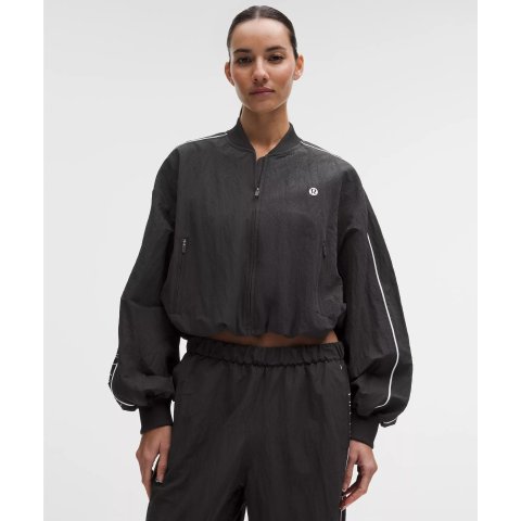 Crinkle Nylon 运动外套 标志款