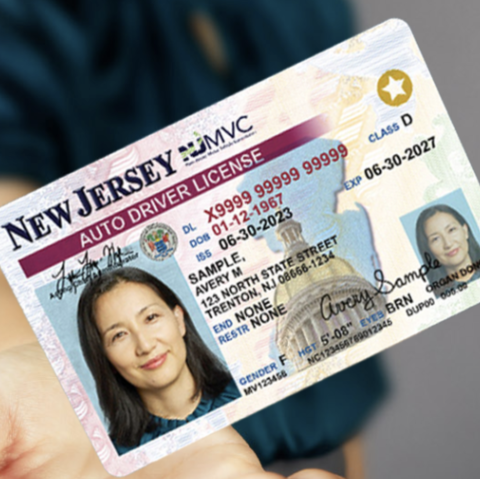 遇到ICE查身份，出示REAL ID行吗？国土安全部：不行