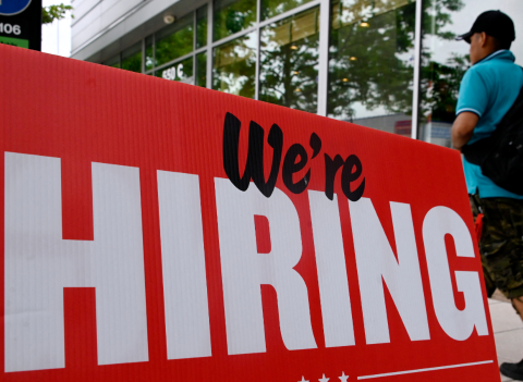 💥年薪12万却招不到人？美国这些工作没人干了吗