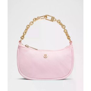 City Essentials Nano 单肩包