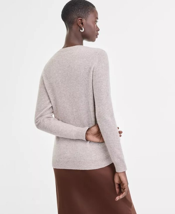 Women’s V-Neck Cashmere Sweater