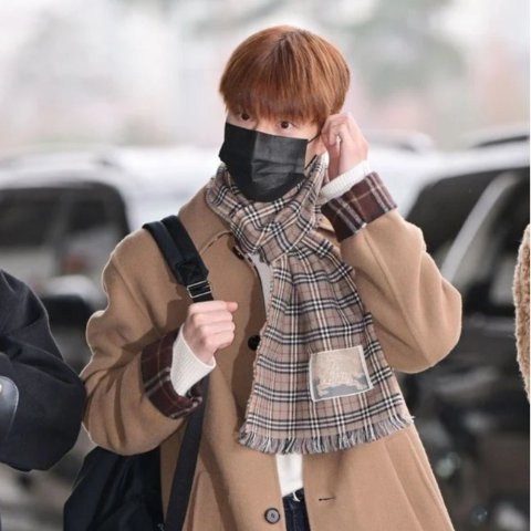 格纹羊毛混纺围巾 金昇玟同款