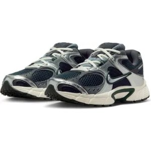 Nike V5 RNR 女士运动鞋