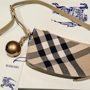 Burberry Mini Shield 单肩包