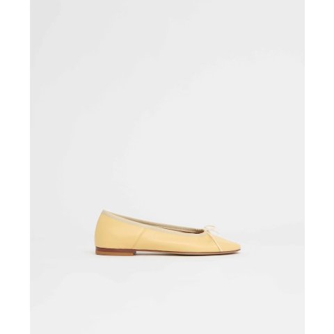 奶黄色芭蕾鞋