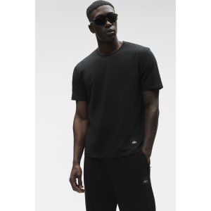 Alo Yoga Men's Collection: Spring in Motion
