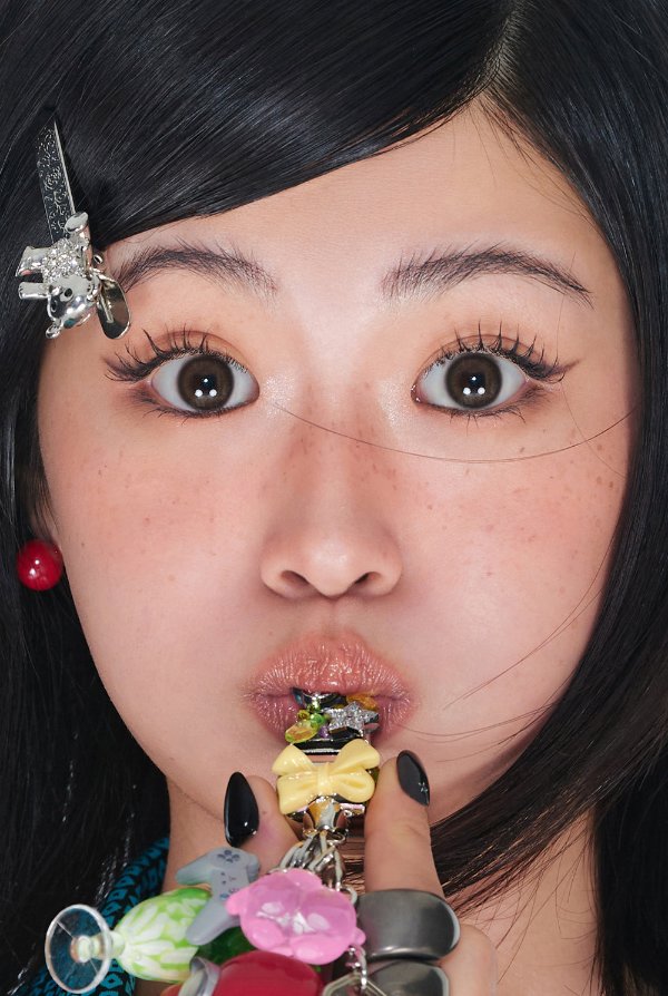 Hapa Kristin Quiet Kristin 1Day Glow Brown Daily Contact Lenses