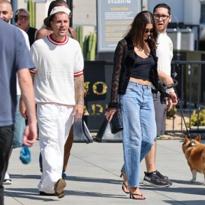 Hailey's Recent Spring Denim and Shoe Outfits Analysis