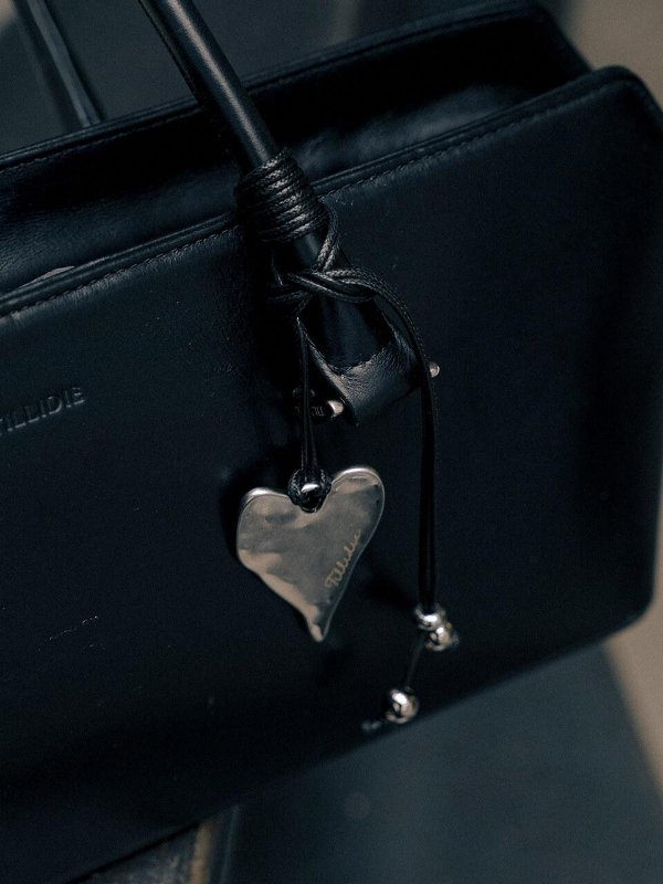 TILLIDIE Heart Drop Necklace Silver