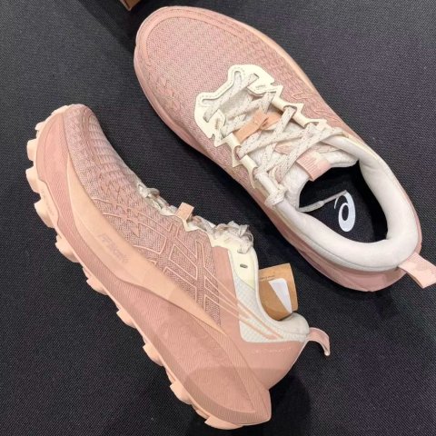 Asics裸粉色简直颜值暴击GEL-Trabuco 13 女越野跑鞋