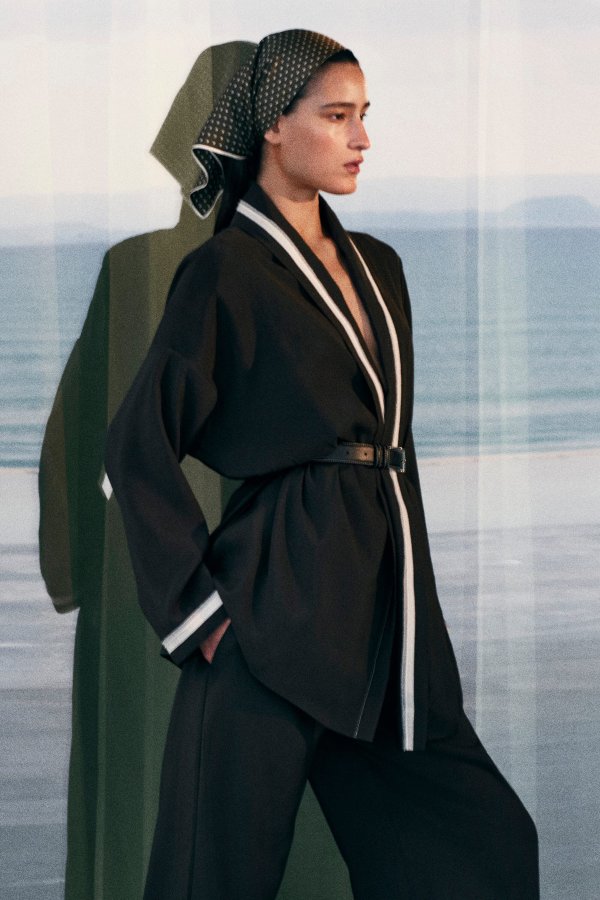 Contrast-Piped Robe-Style Blouse Khaki White