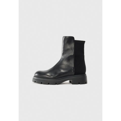 Stuart Weitzman短靴 黑色