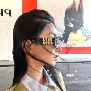 Miu Miu 买一送一！