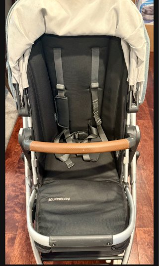 Uppababy cruz V2 ...