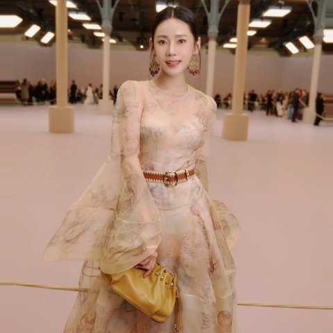 印花连衣裙$420Zimmermann 美丽热卖 部分定价优势+9折