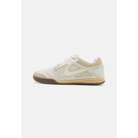 NikeGATO 低帮运动鞋 米白色