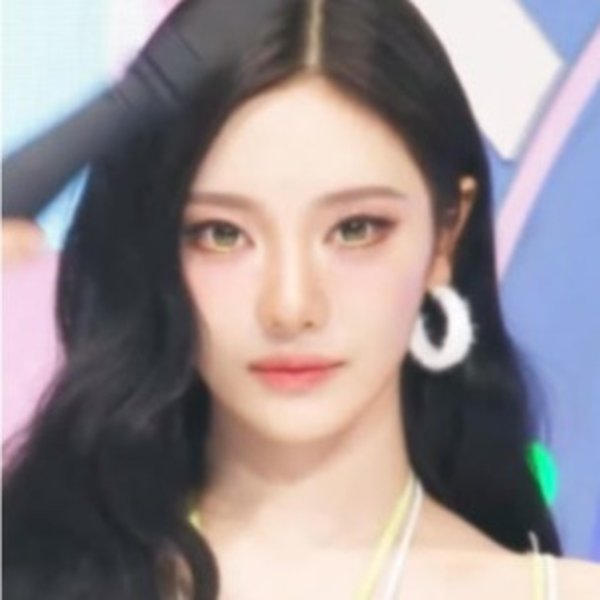 Ningning s Cooling Lemon Gold Eye Makeup Breaks the Norm of Earth Tones, Showcasing a Lively Fairy Style