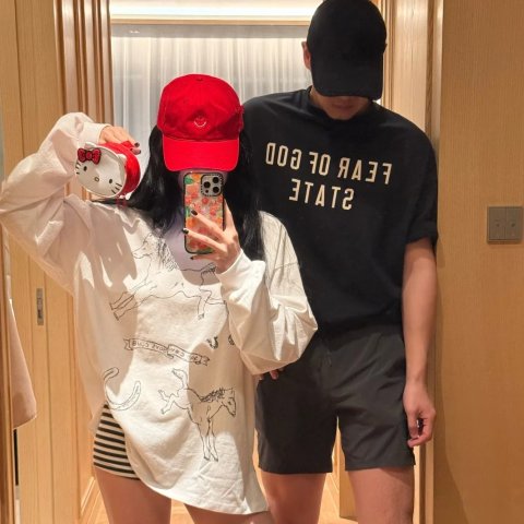 黑色短袖，男女款都有！FEAR OF GOD ESSENTIALS 90s棉质T恤