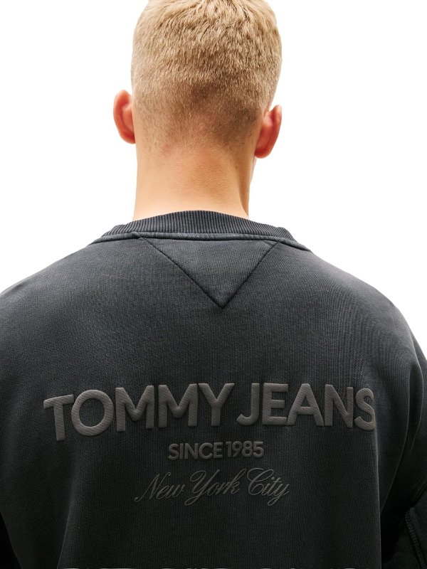 Tommy Jeans Men's Embroidered Logo Crewneck Sweatshirt