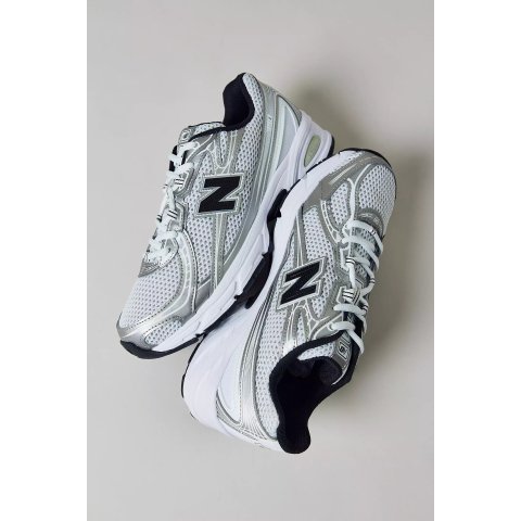 740 Sneakers