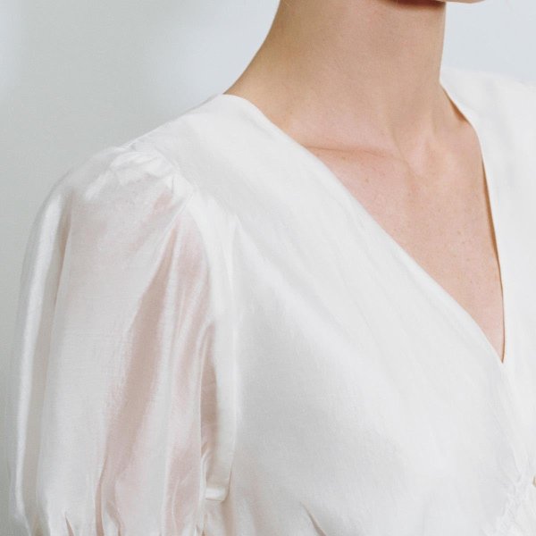 Women's Tops Short Puff Sleeve V Neck Cropped Shirt Casual Lightweight Pullover Blouse Summer