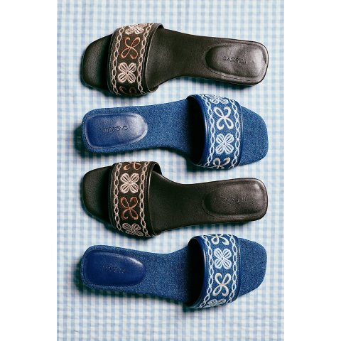  Embroidered Logo Slide Sandals