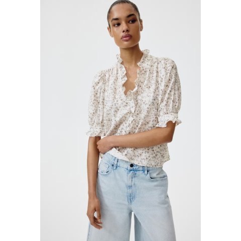 H&M Women s Floral Puff-Sleeved Blouse