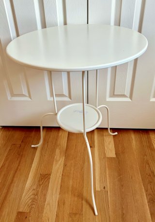 Ikea 尿布台 side table 
