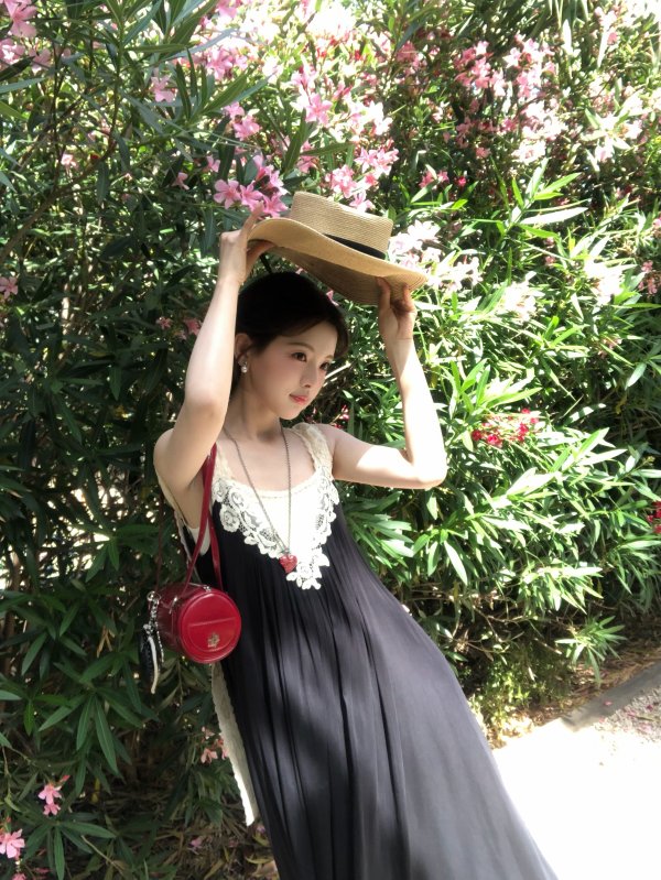 Roselight 蕾丝吊带裙 杨超越同款