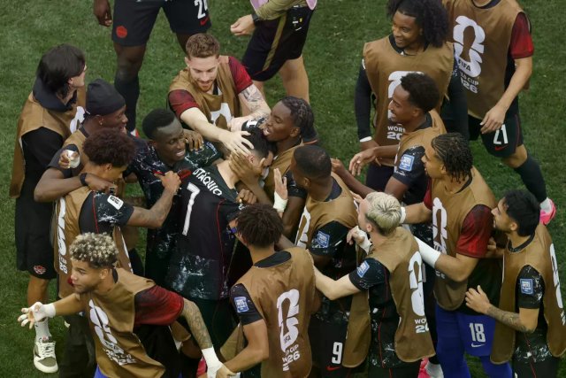 ⚽ 补时第92分钟读秒绝杀！加拿大...