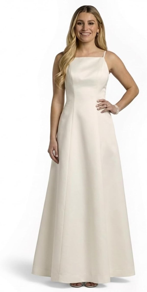 David's Bridal A字露背缎面婚纱