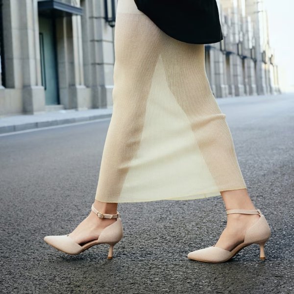 Arabella Pointed-Toe Stilettos Golden Almond EU35