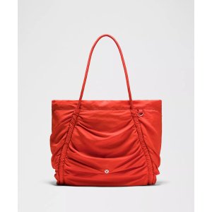 lululemon Ruched 托特包 24L