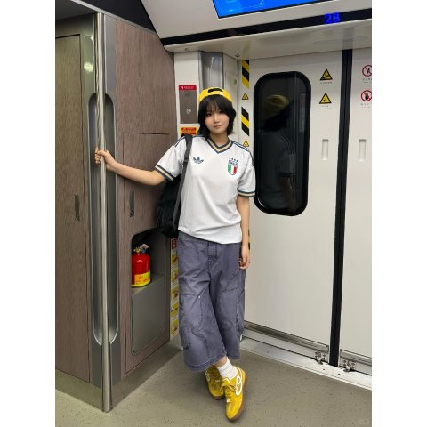  意大利26男款客场球衣