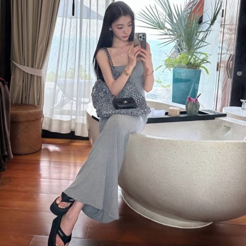 长款软质吊带连衣裙 易梦玲同款