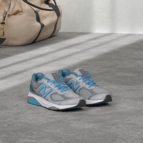 1540 V3 Women's Running Shoe