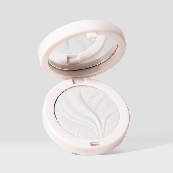 Natural Blur Brightening Powder $24Kylie Cosmetics Summer Makeup Drop