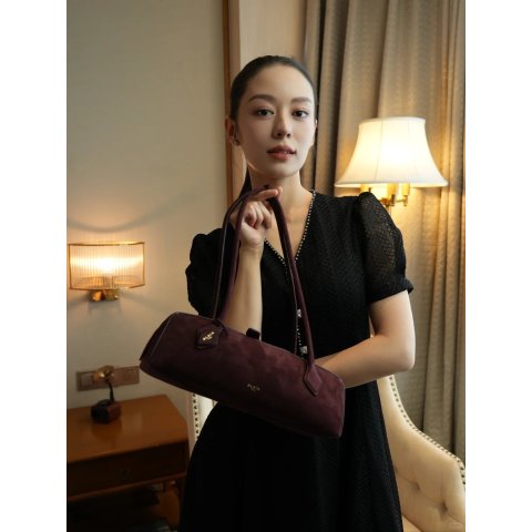  Le Teckel 中号棕色磨砂皮革包 吉娜同款
